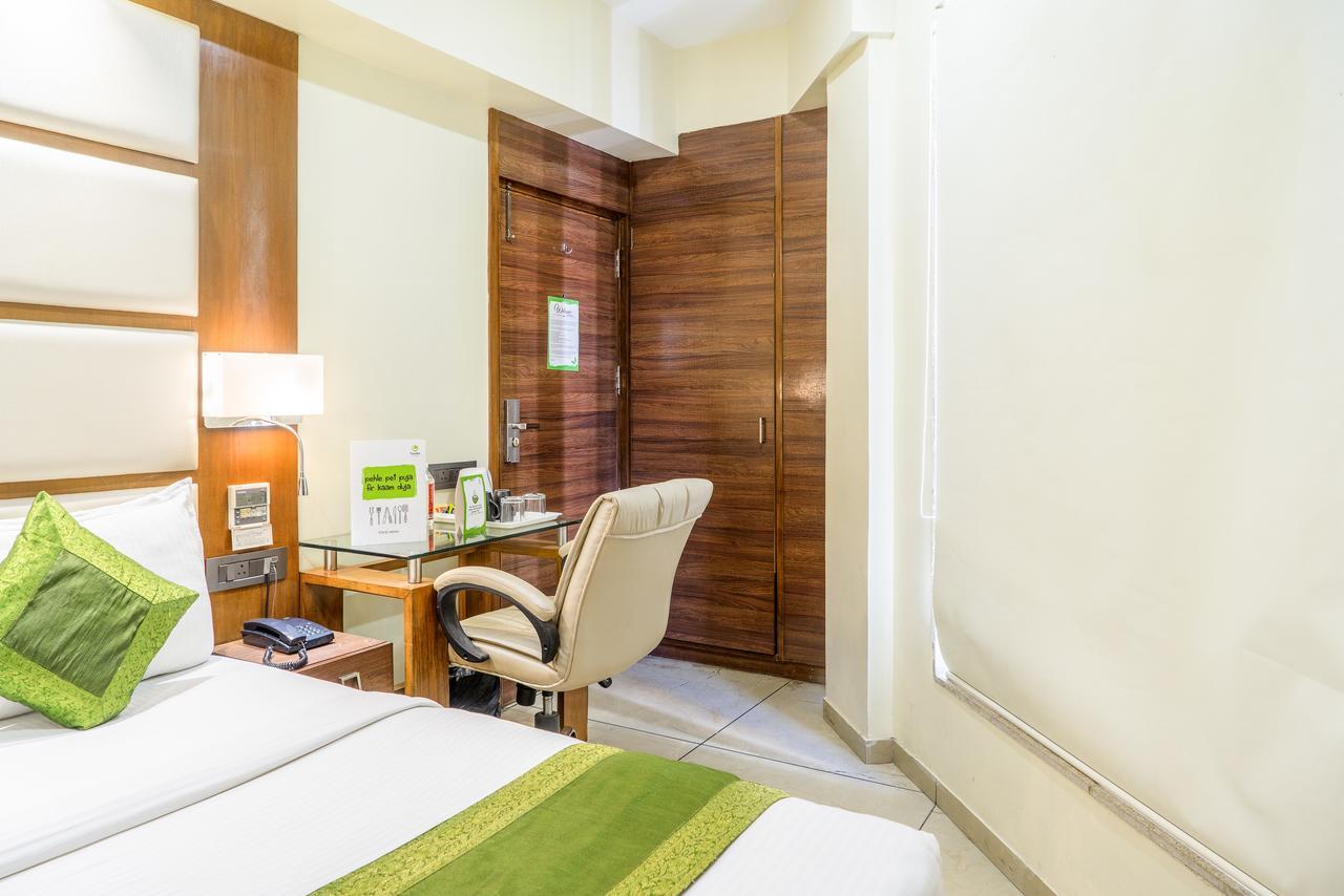 Super Inn Armoise Hotel Ahmedabad Bagian luar foto